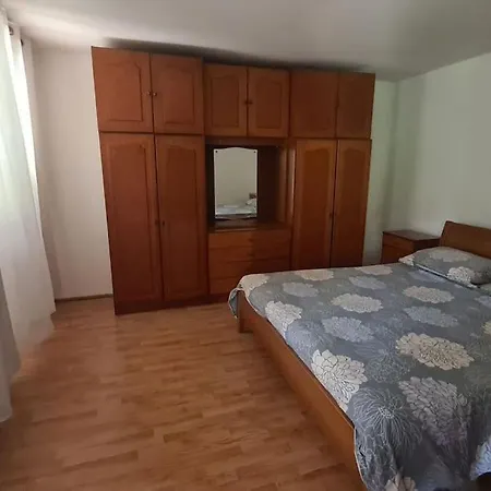 Prázdninový dům Sarmantna Kamena Kuca Sarita Jurdani