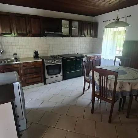 Prázdninový dům Sarmantna Kamena Kuca Sarita Jurdani