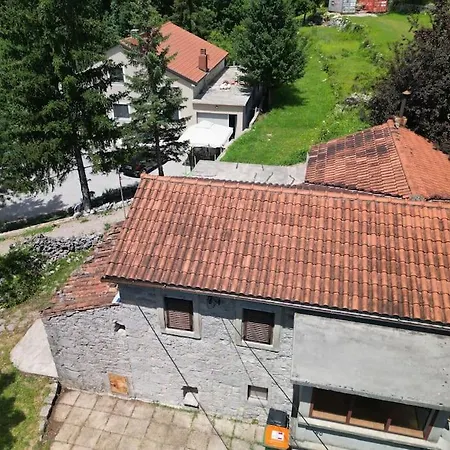 Prázdninový dům Sarmantna Kamena Kuca Sarita *
