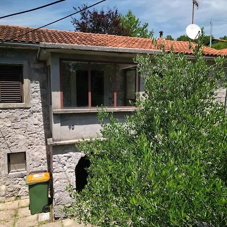 Sarmantna Kamena Kuca Sarita Ferienhaus Jurdani